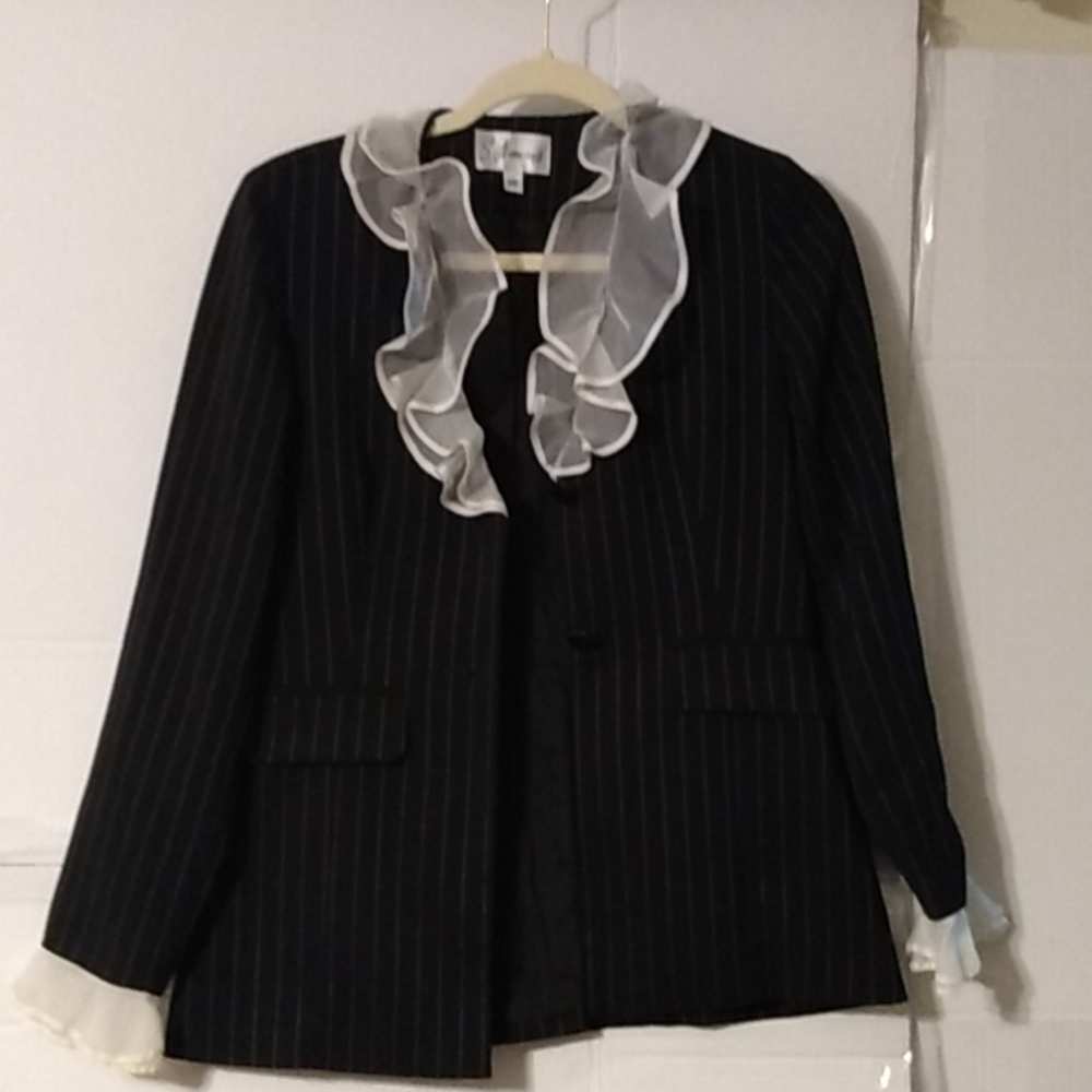 S. Nemeroff top jacket blazer Size 2P women's ruffles sleeves and collar be look